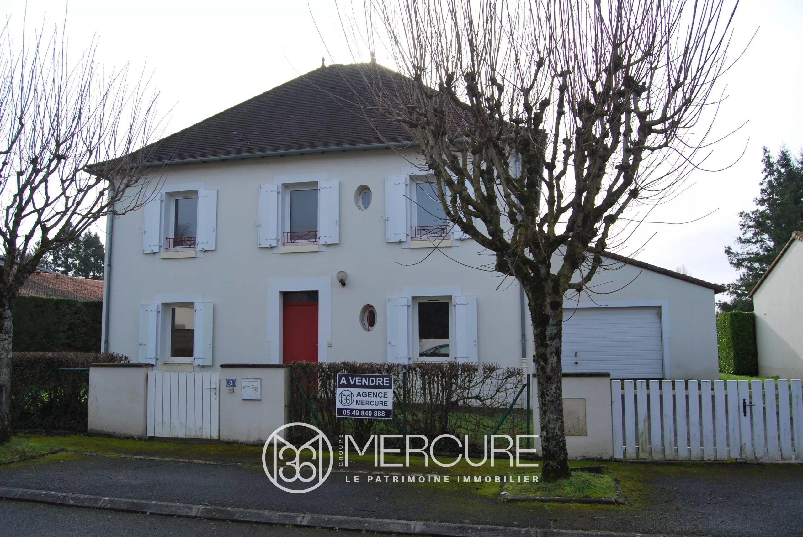 PAVILLON SURELEVE T.6 SITUE DANS UNE JOLIE SOUS-PREFECTURE - 9125-063MO