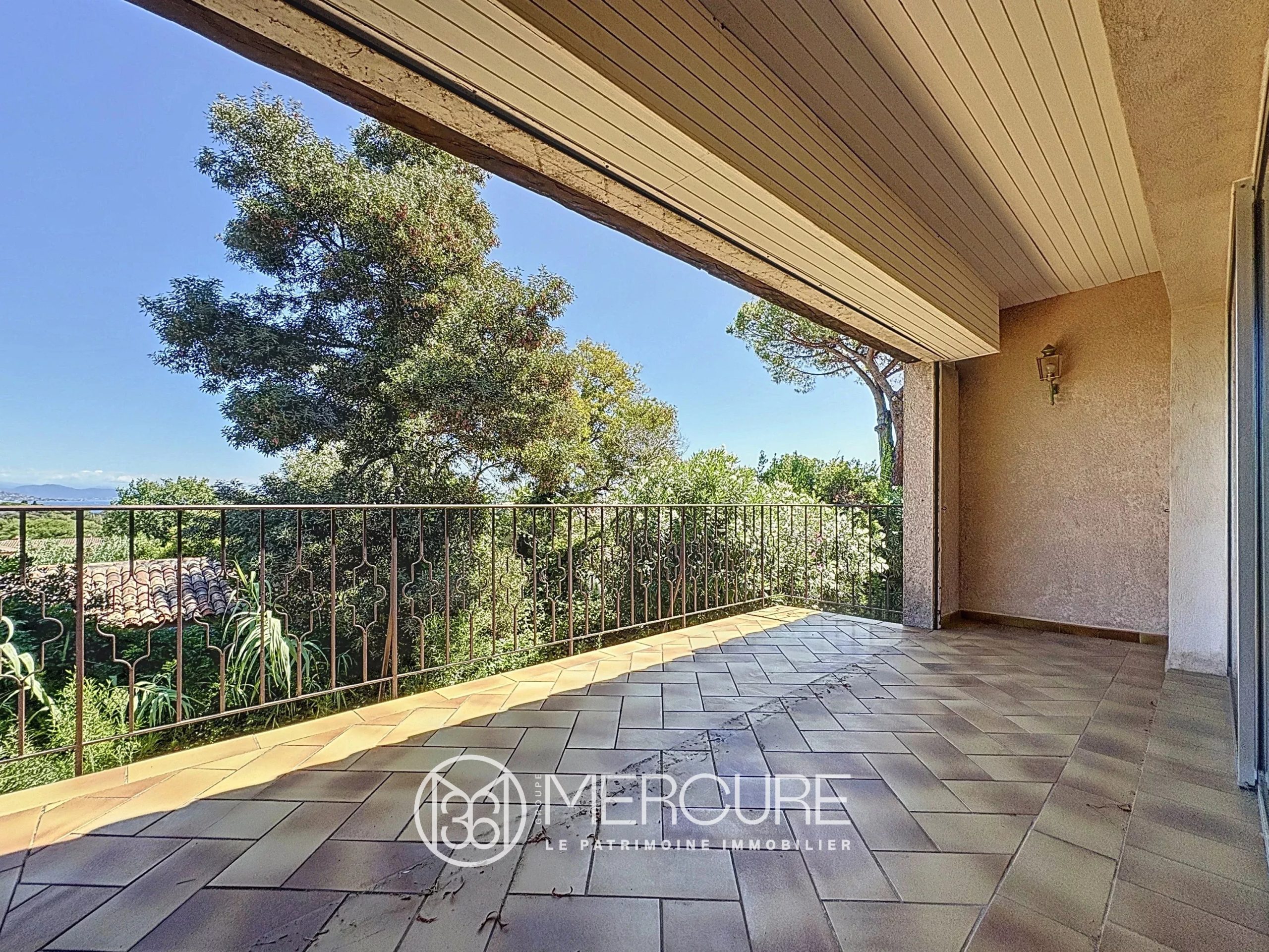 Saint TROPEZ village à pieds – Magnifique Potentiel - 21355CA