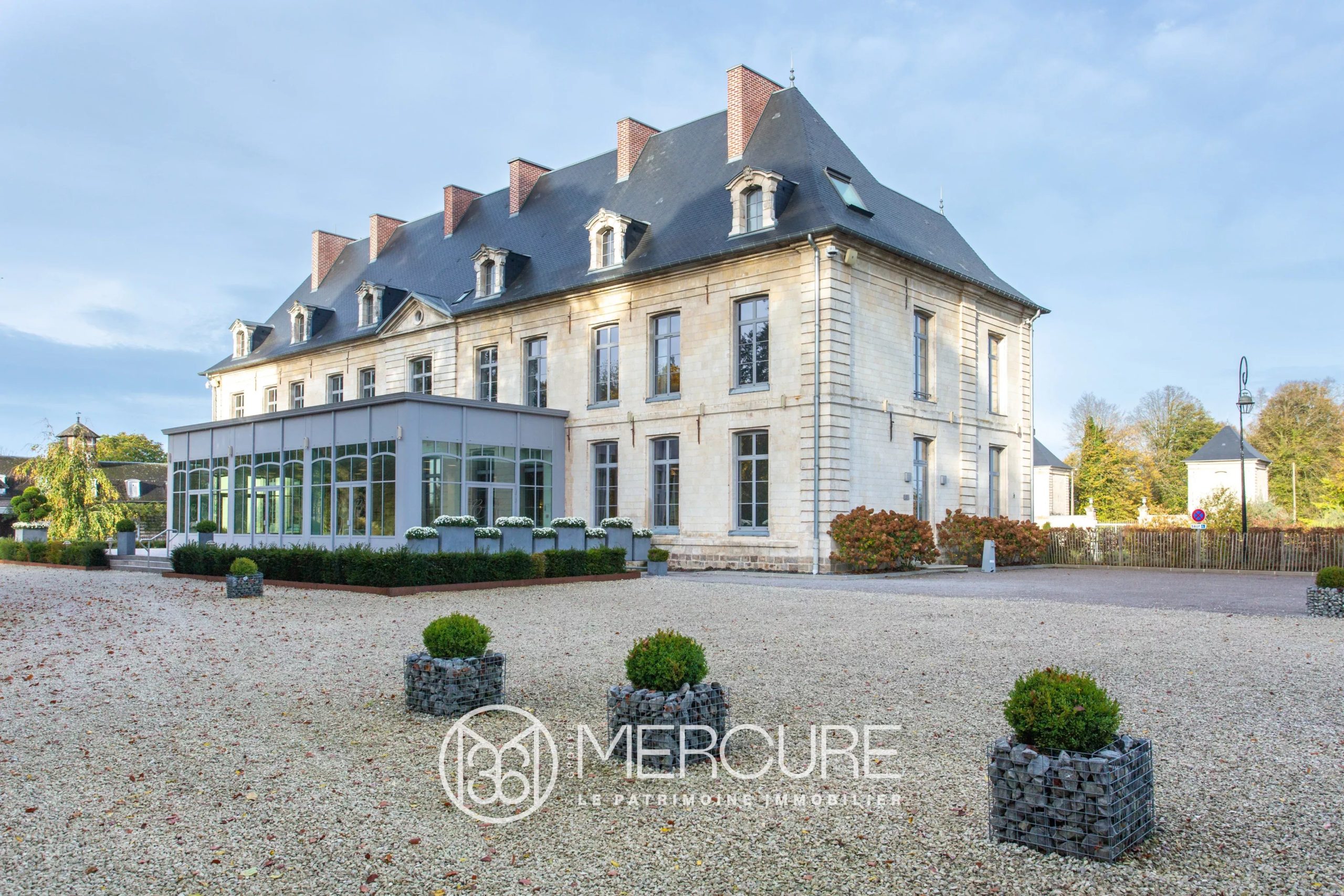 CHÂTEAU XVIIIe RESTAURE – PARC 11 ha - 20232NC