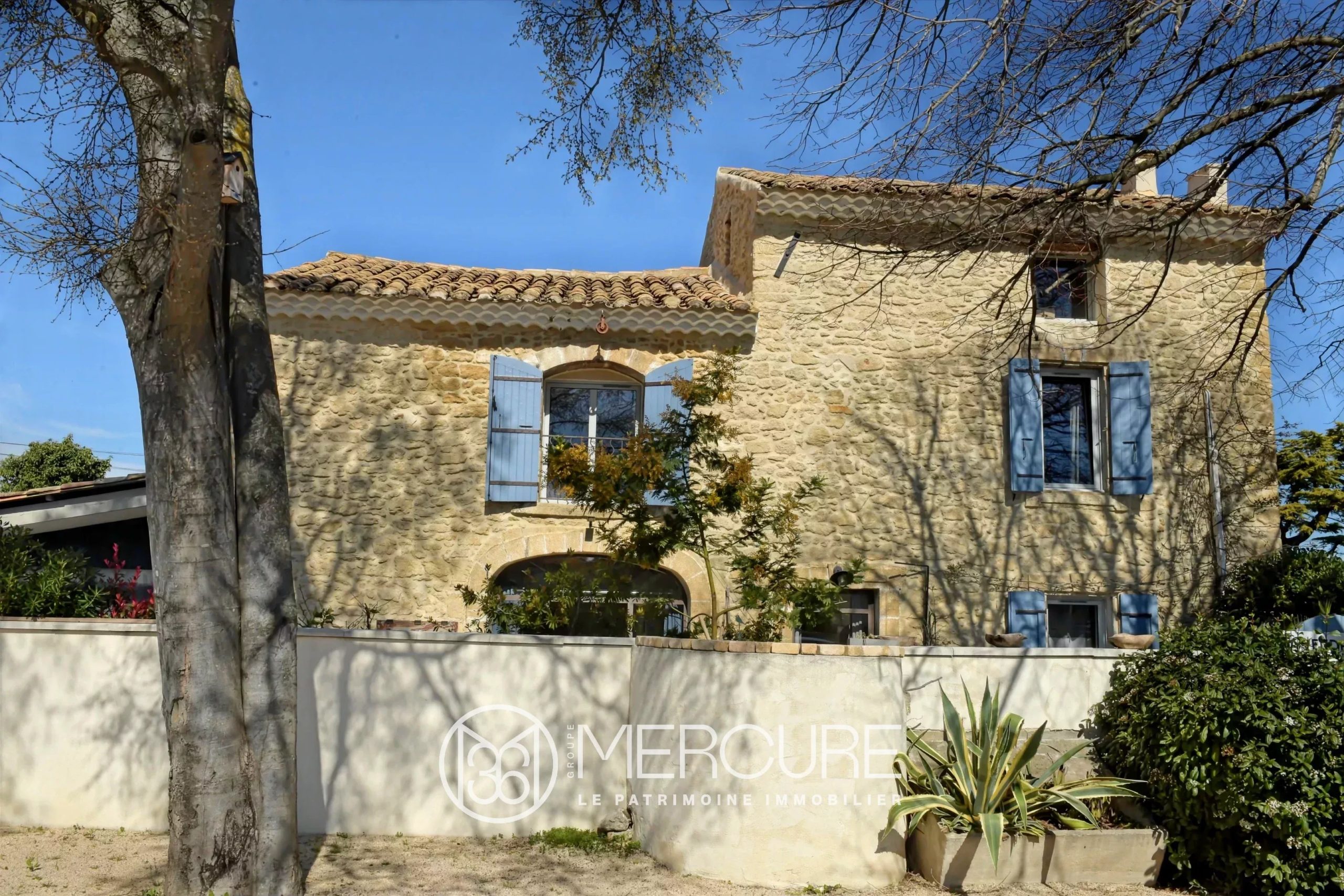 Magnifique mas entièrement restauré avec piscine - 21578LR