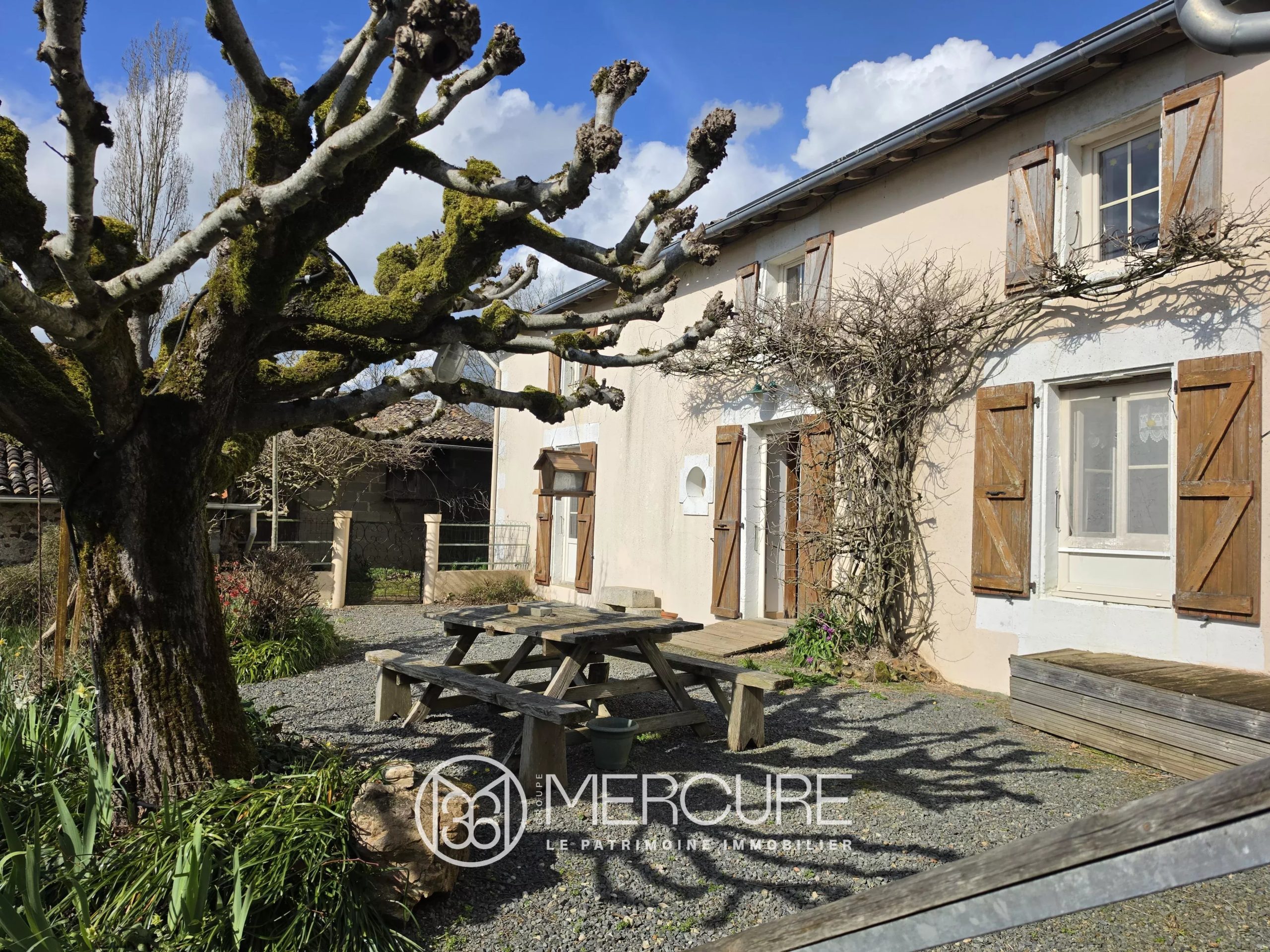 Fermette rénovée avec espaces de réception - 23413