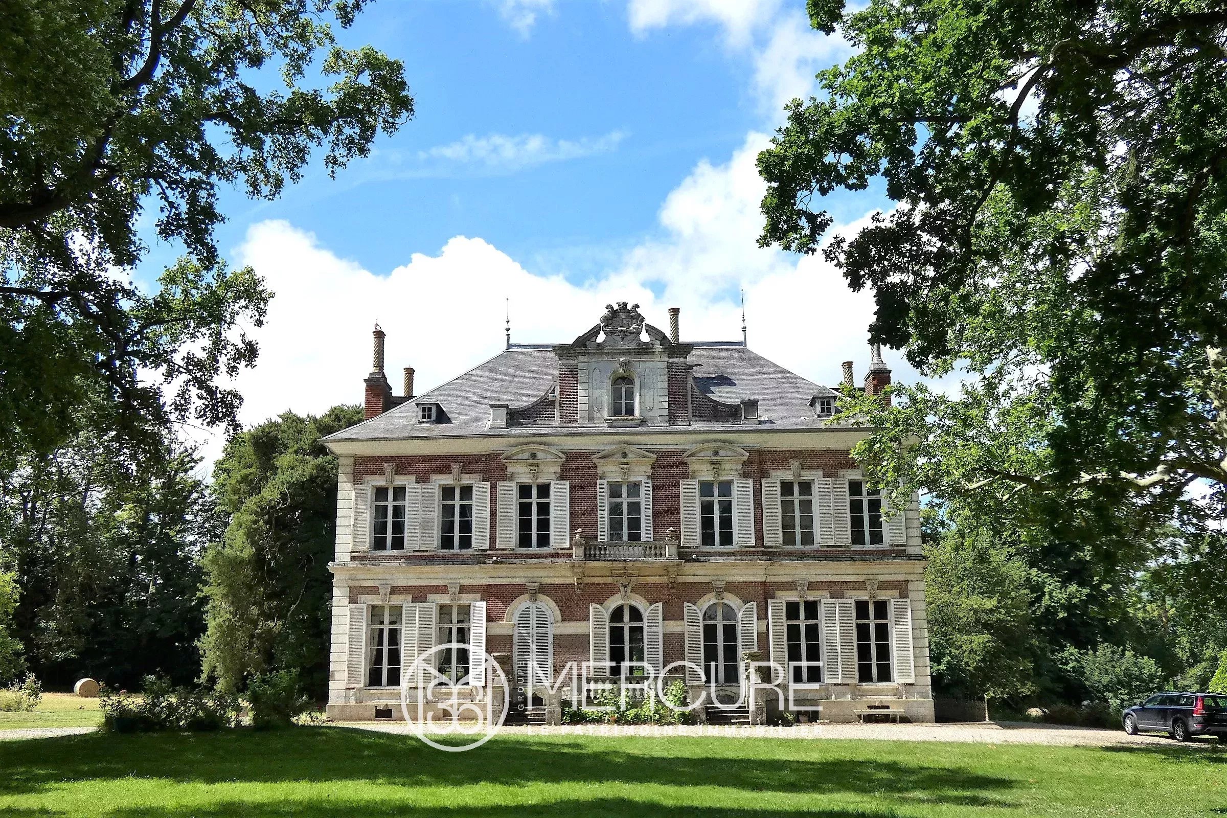 SOMME – CHATEAU ET DEPENDANCES DANS UN PARC DE 5HA - 80636PI