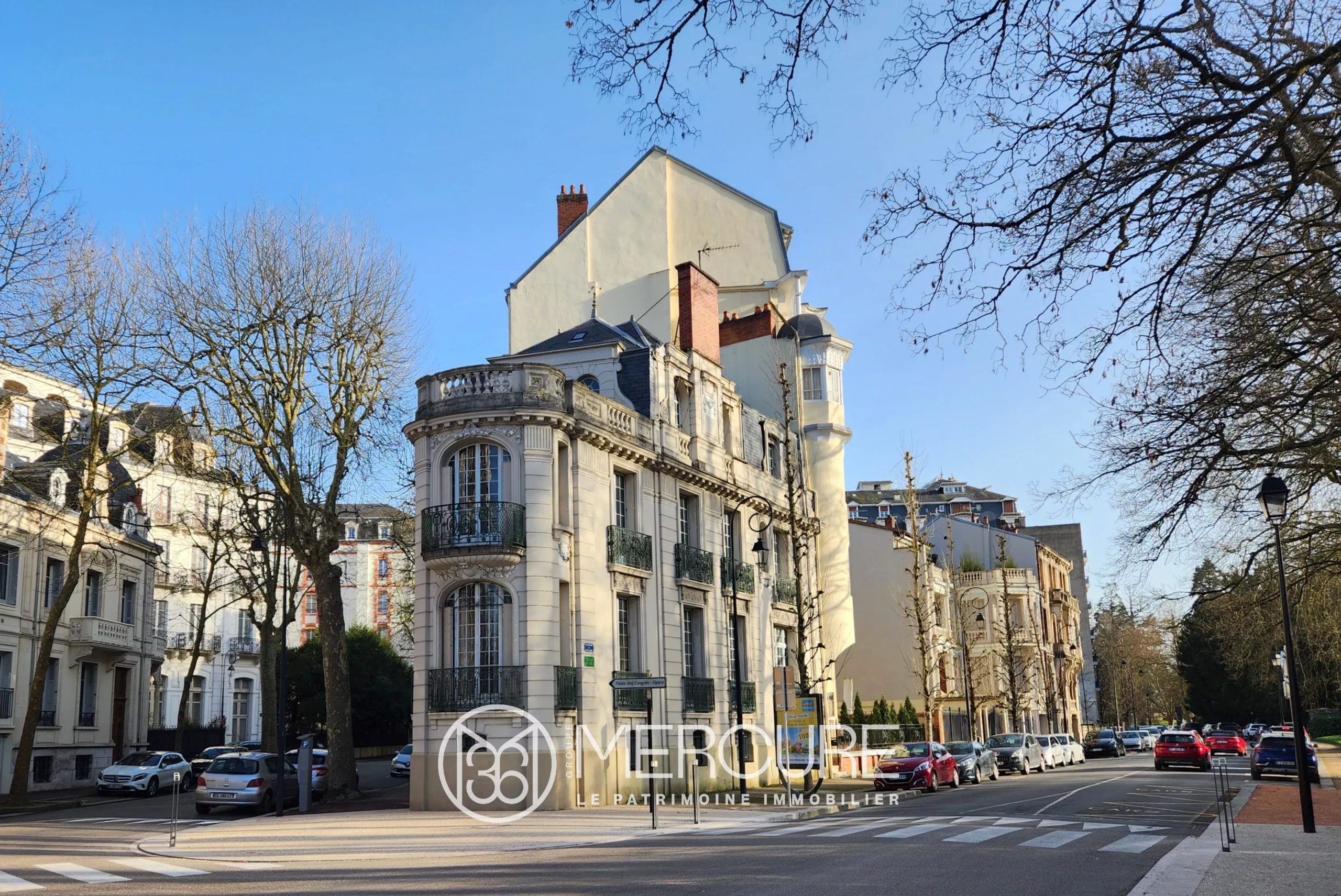 Vichy –  Hôtel particulier sur un emplacement prestigieux face au parc Napoléon - 21546AU