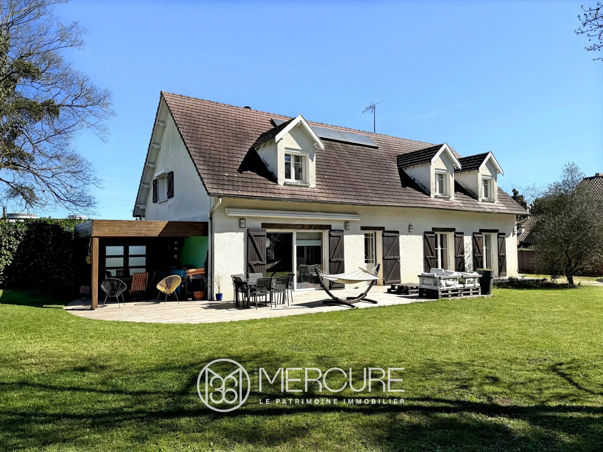 MAISON de 235 m² sur JARDIN de 1.644 m² - 10326PO