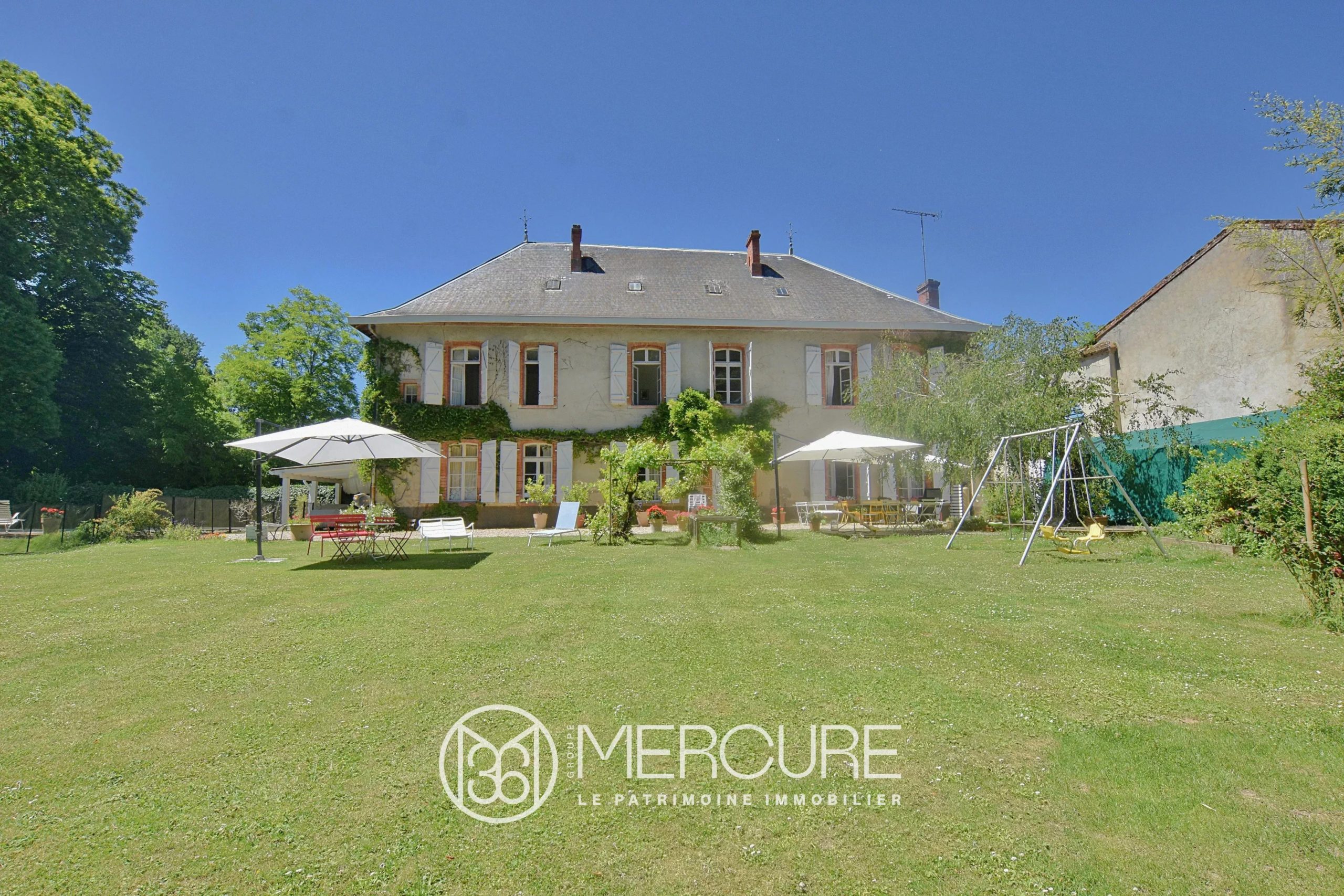 PETIT MANOIR DE CHARME – PARC ET PISCINE - 9143TS