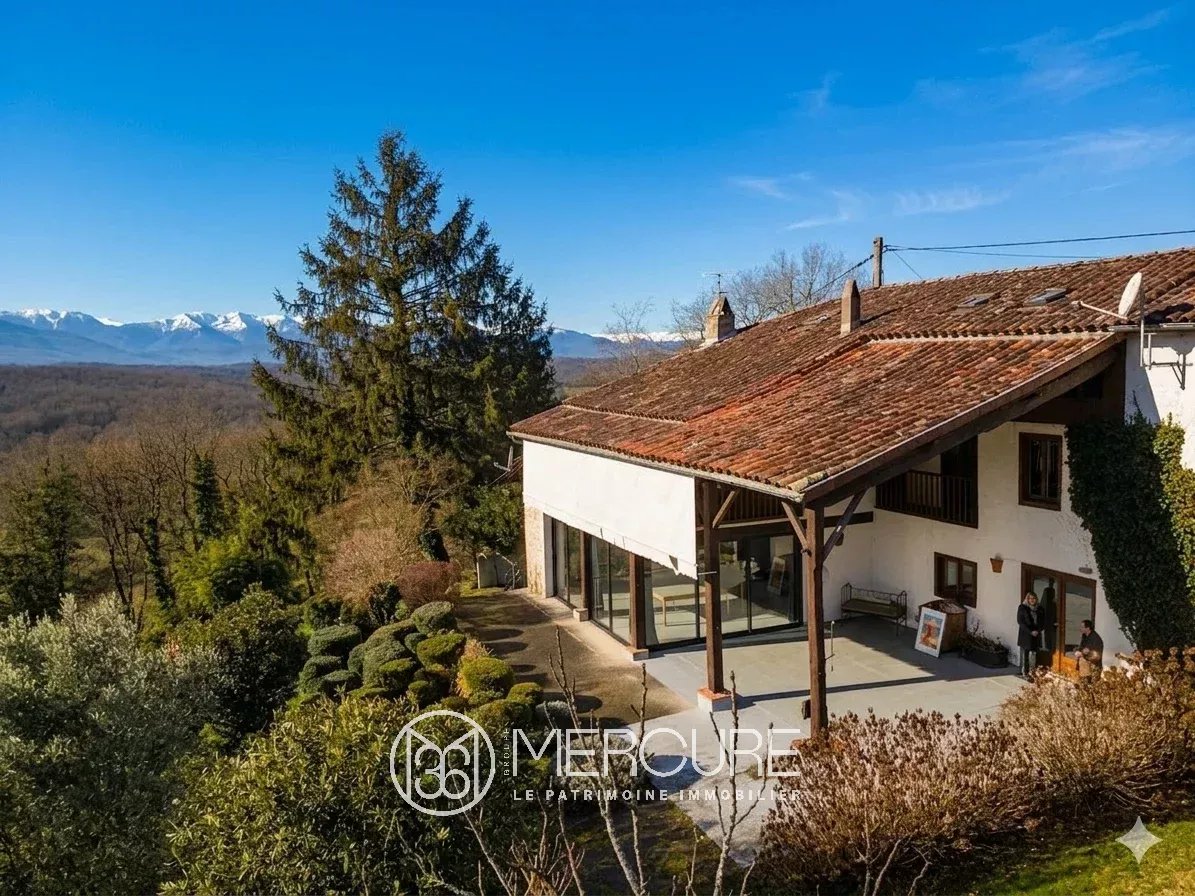 MAISON – VUE PANORAMIQUE SUR LES PYRÉNÉES - 9315TS