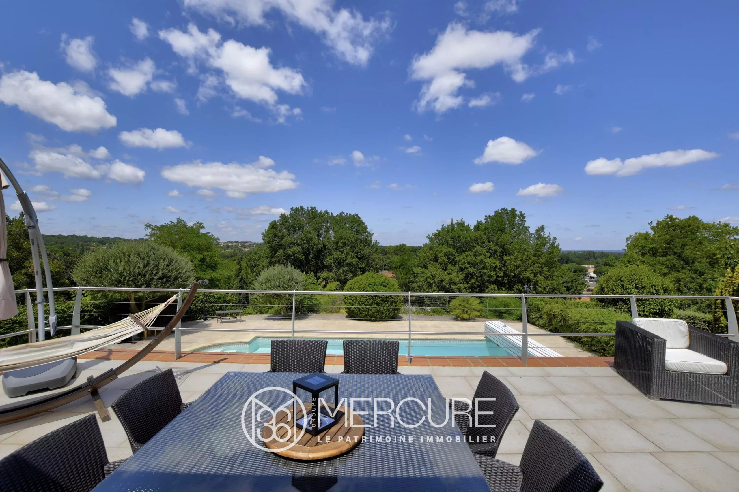 MAISON FAMILIALE, JARDIN ARBORE SANS VIS A VIS - 9230TS