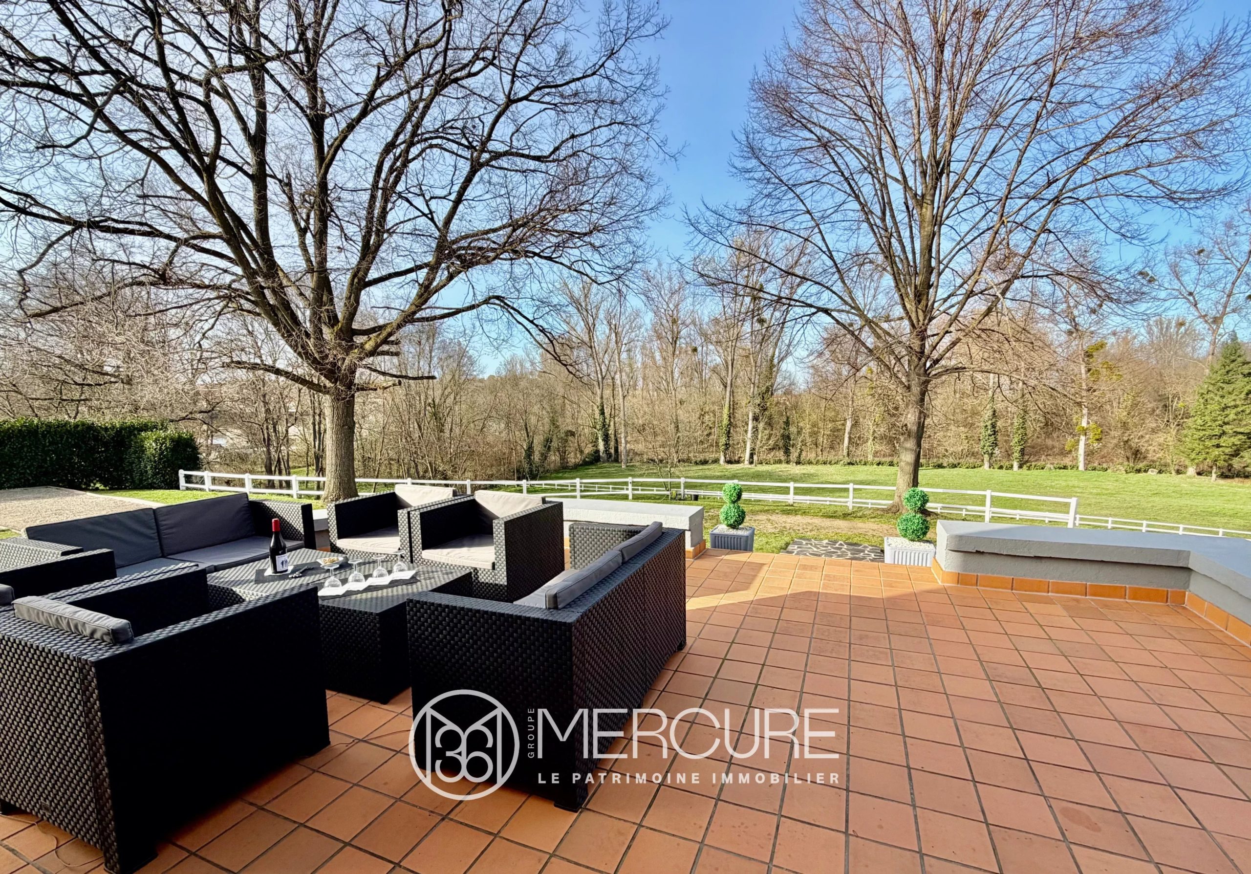 Propriété d&rsquo;exception – 325 m² hab– Parc de 1ha35- 15 min Clermont - 21549AU