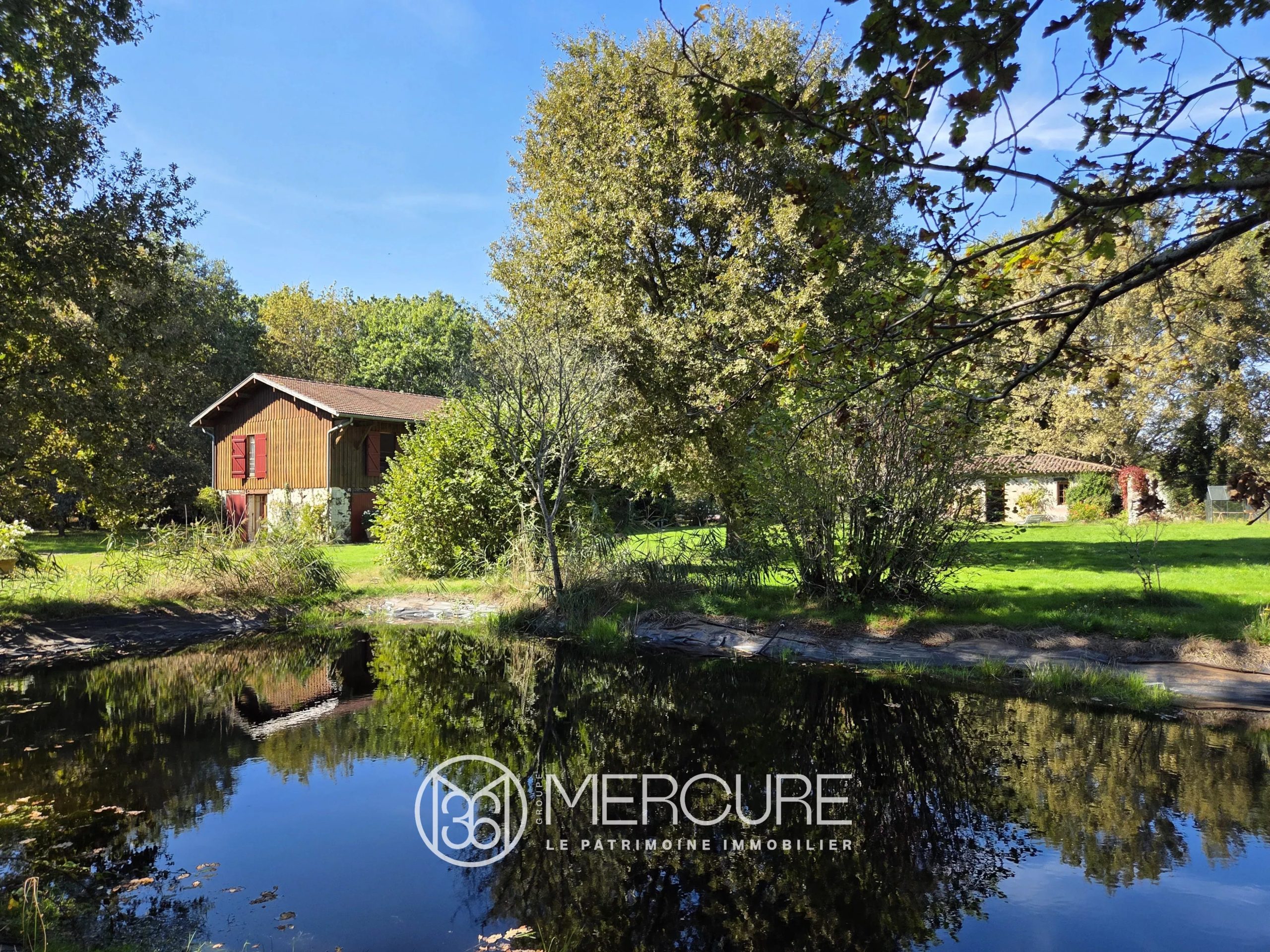 BASSIN D&rsquo;ARCACHON  – EXCEPTIONNELLE MAISON FORESTIERE - 901075bx