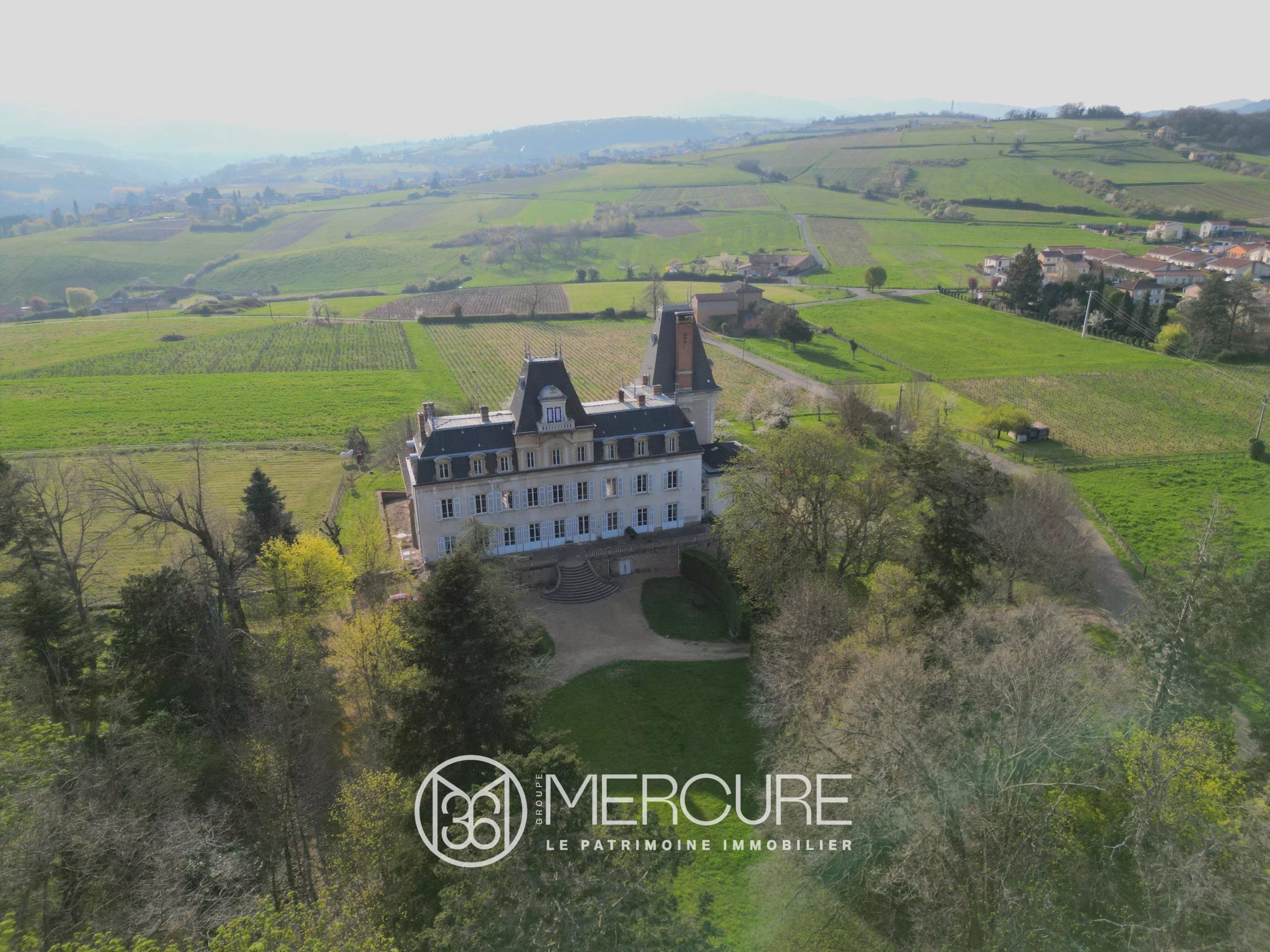 Château historique au cœur du Beaujolais - 4995LY