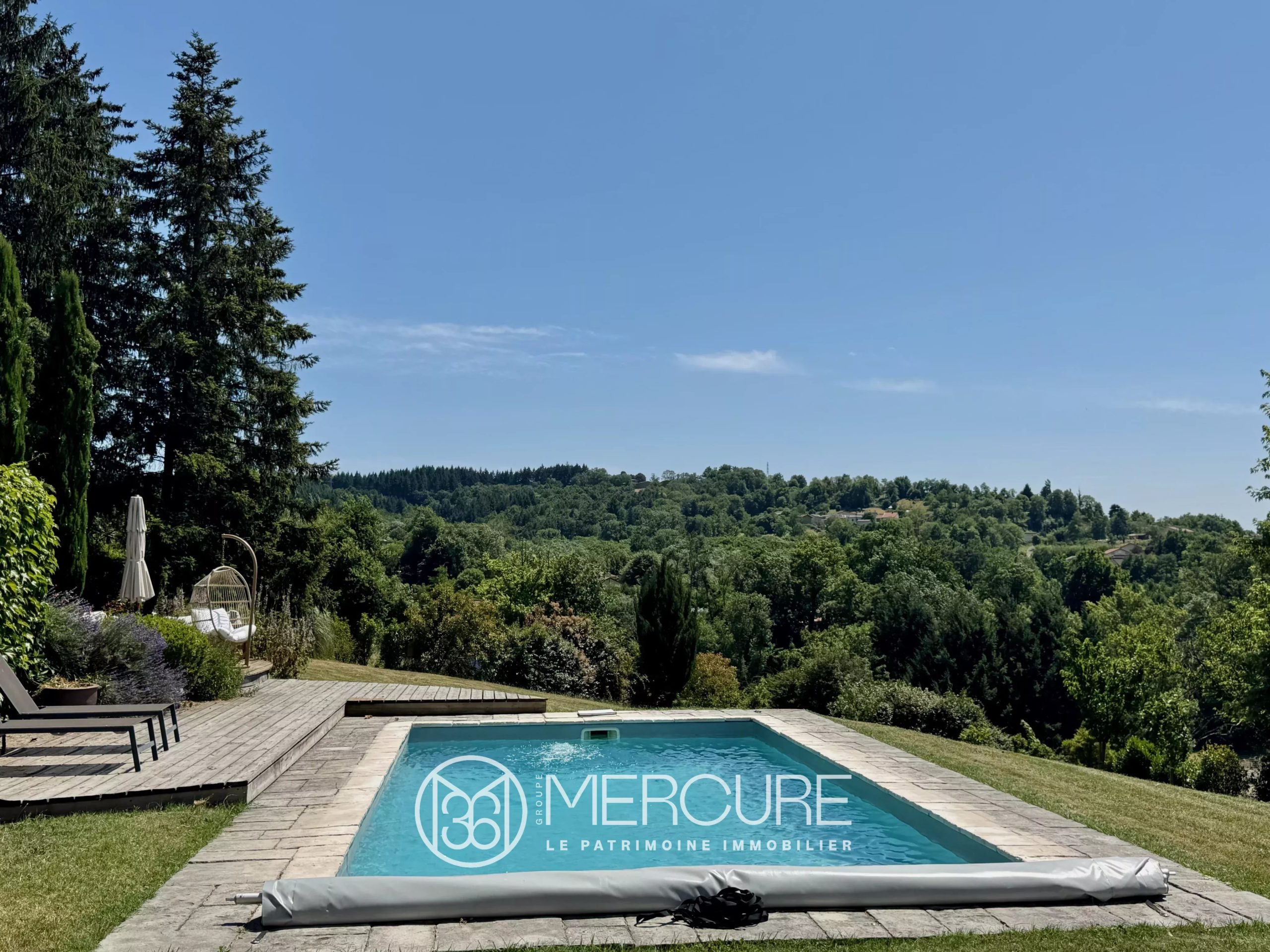 Charming 19th century Manor on a 2 acres land , 25mins from Clermont-Ferrand - 21304AU