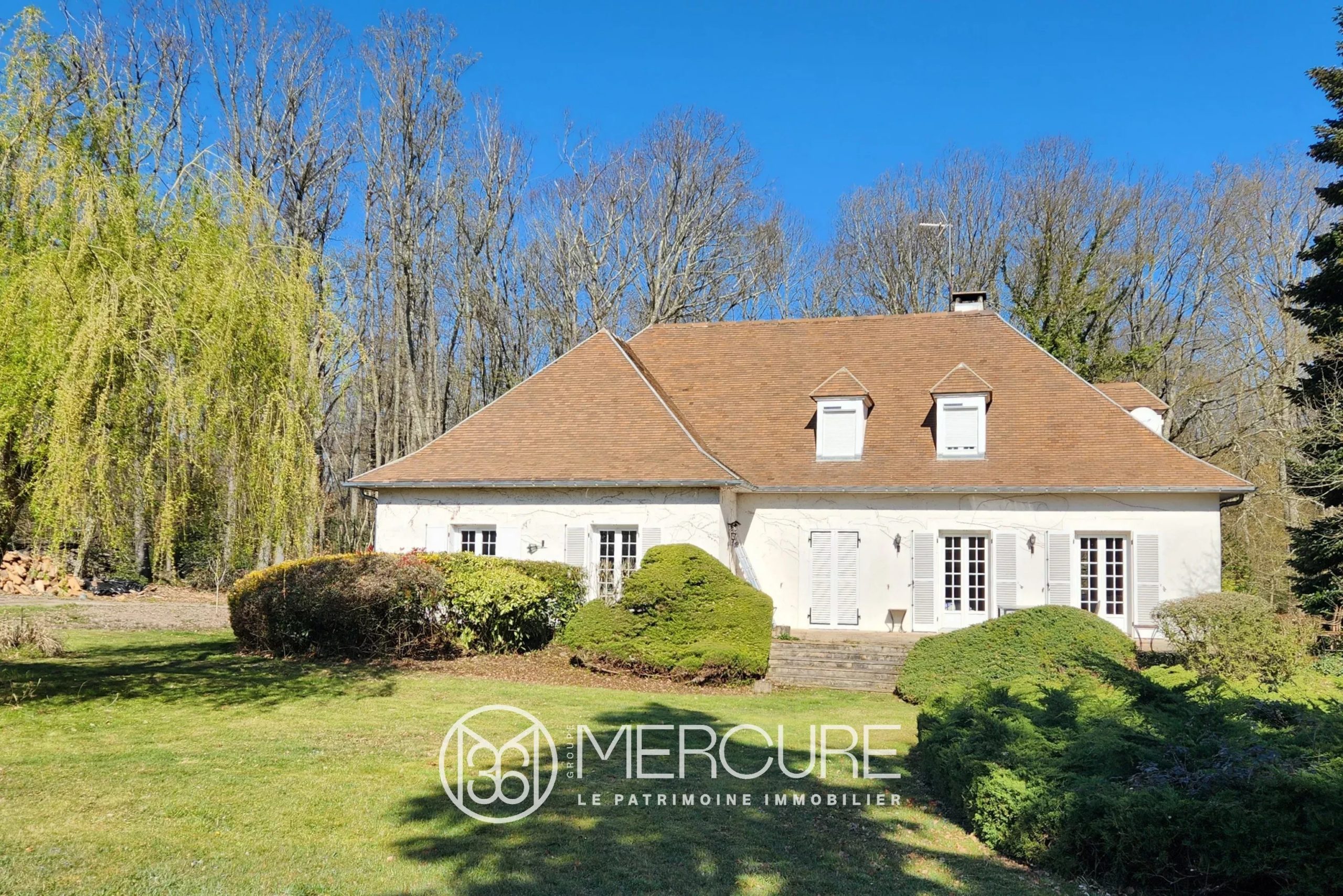 Villa contemporaine rénovée avec grand terrain à Serbannes – Proche Vichy - 21544AU