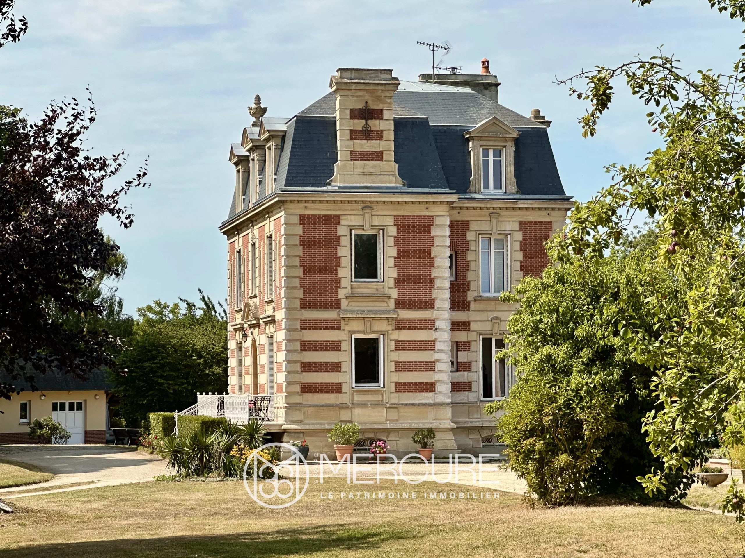 MANOR HOUSE – NEAR THE SEA - 21721NO