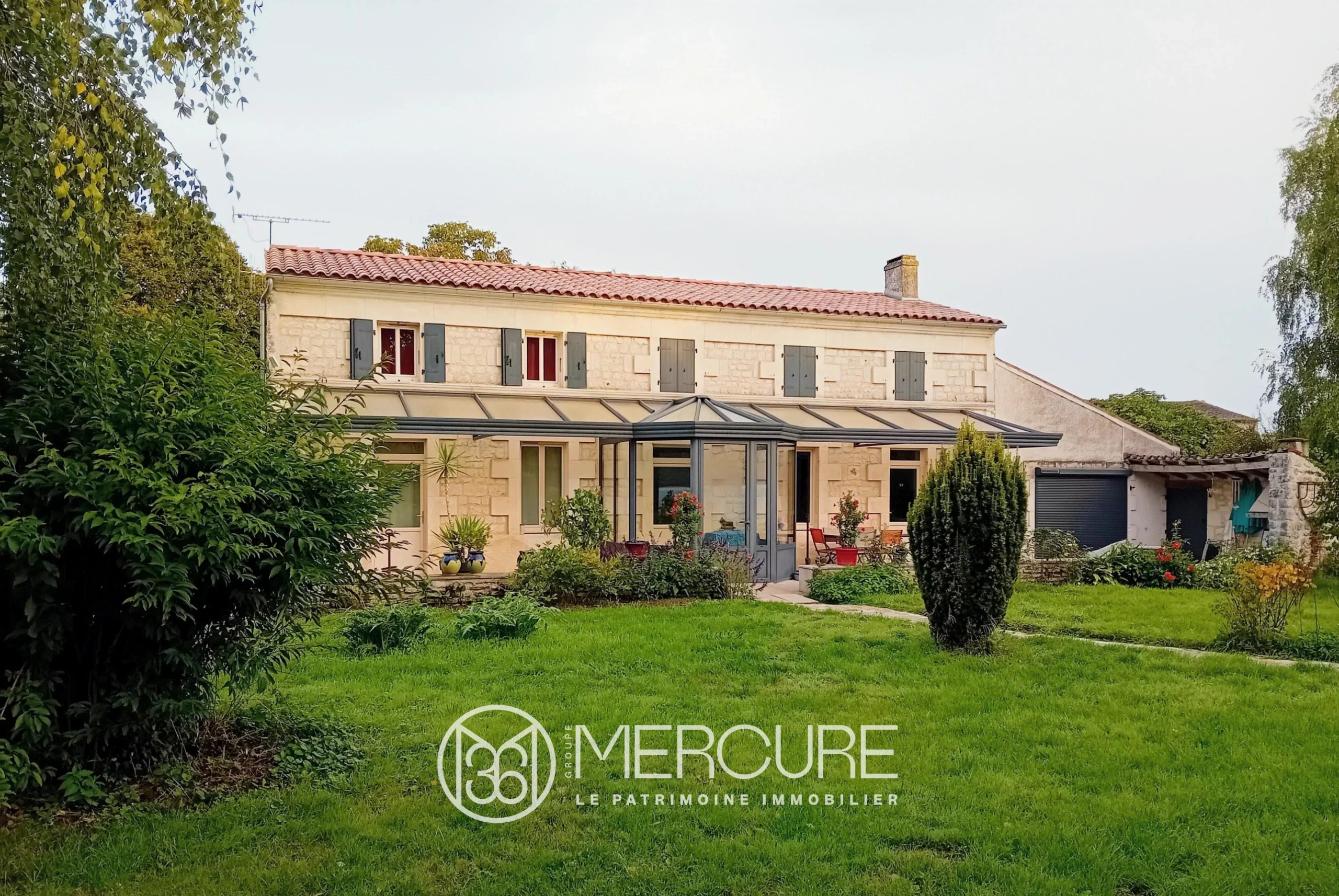 CHARACTER PROPERTY WITH EQUESTRIAN FACILITIES - 10408PO