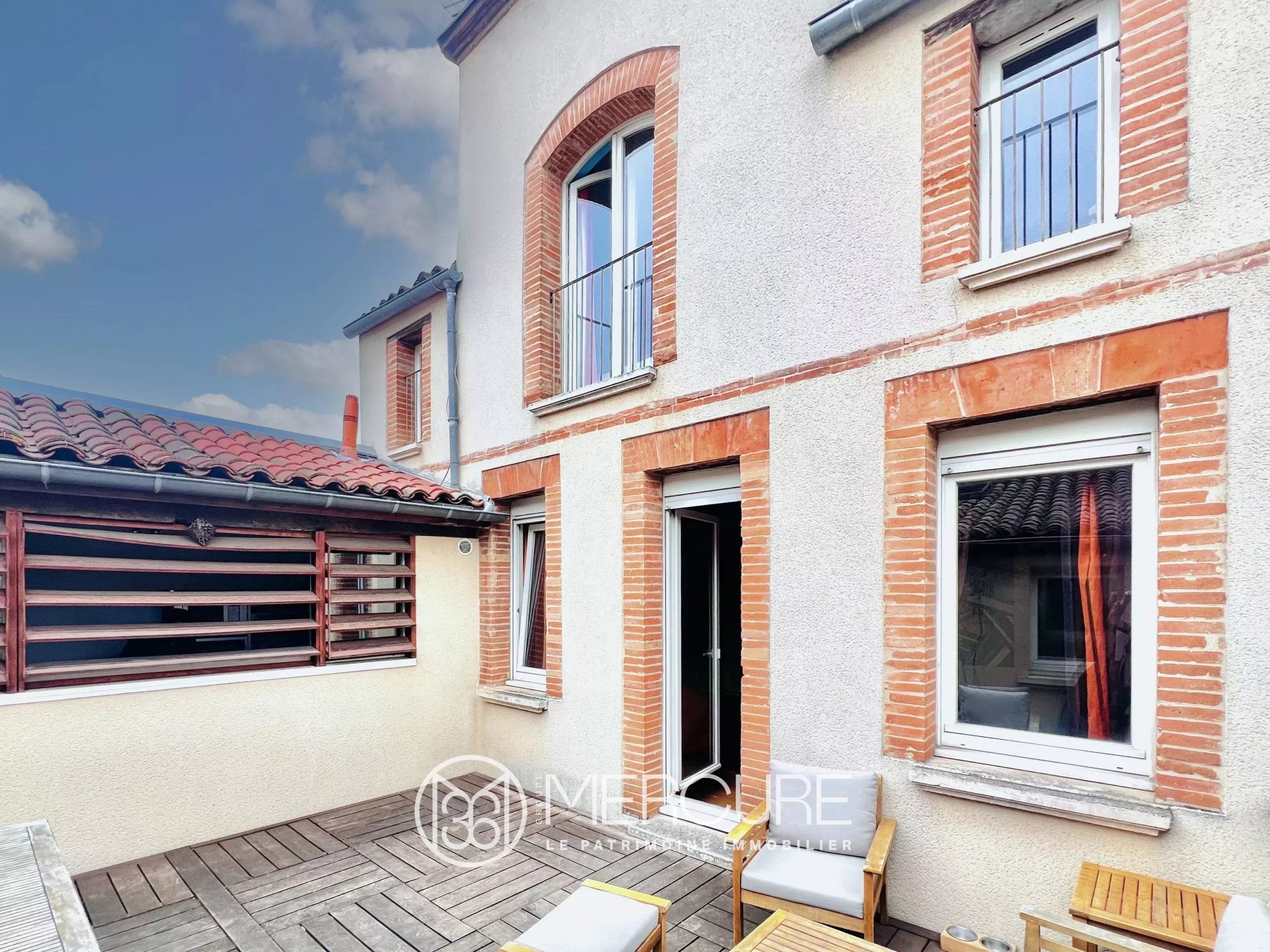 APPARTEMENT  – TERRASSE – CENTRE VILLE - 9368TS