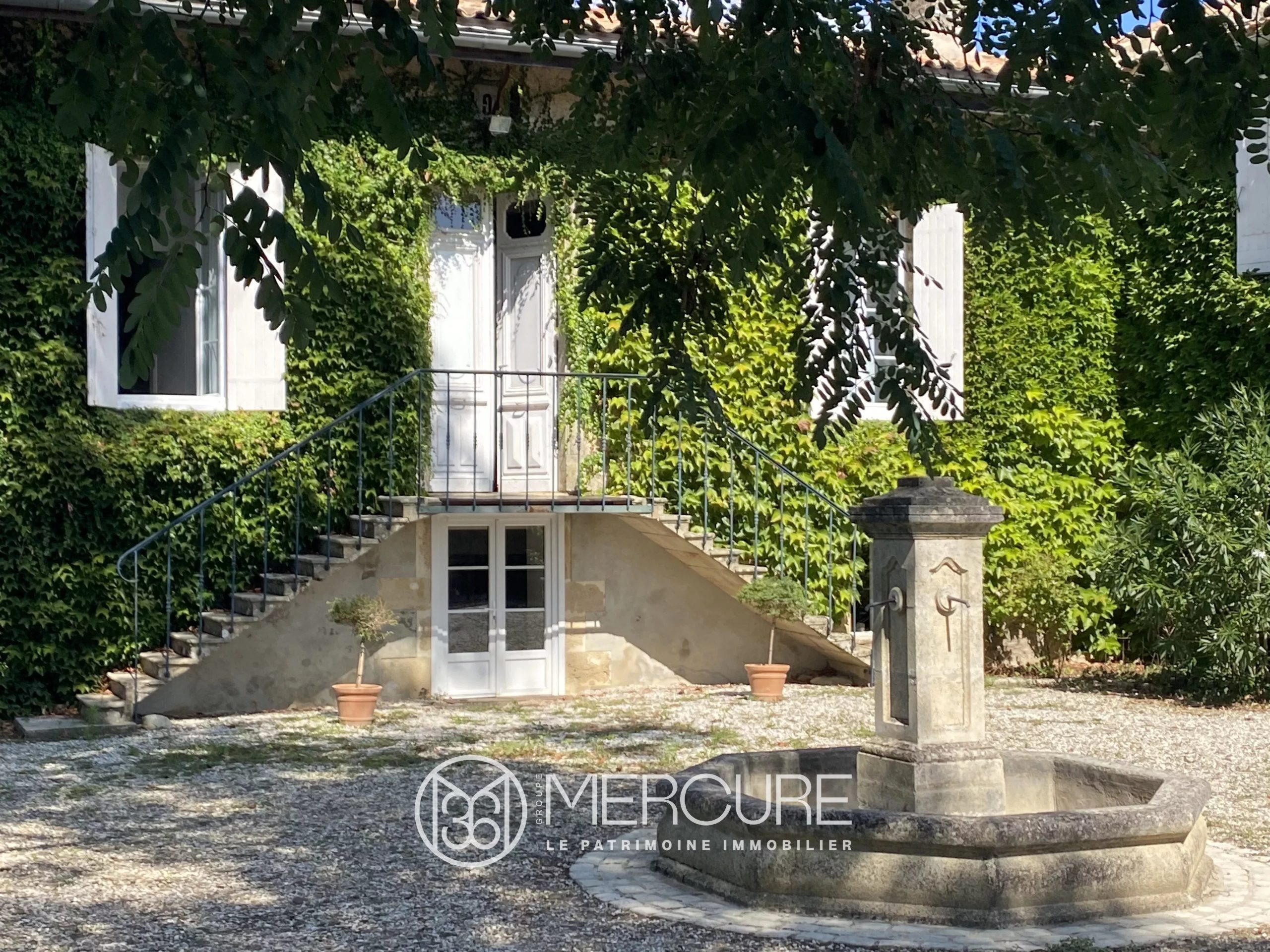 COUNTRY HOUSE – SWIMMING POOL AND VINEYARDS – BARSAC – GIRONDE - 901010bx