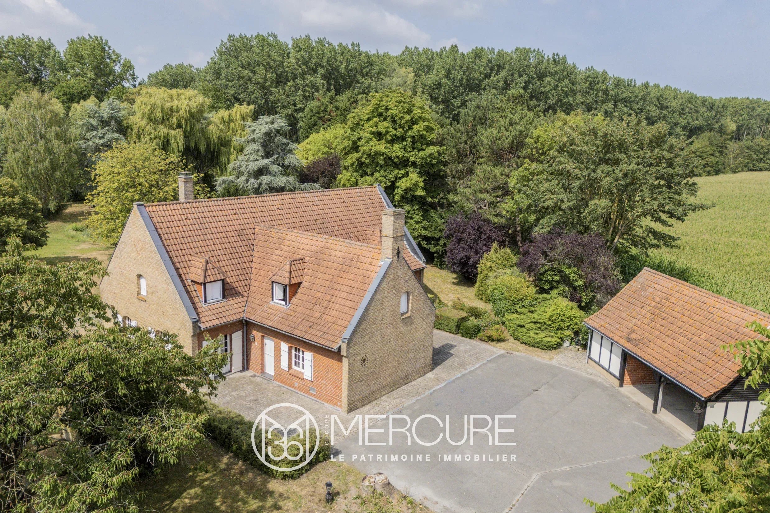 VILLA DE CAMPAGNE DANS UN PARC PAYSAGER - 21672NCP
