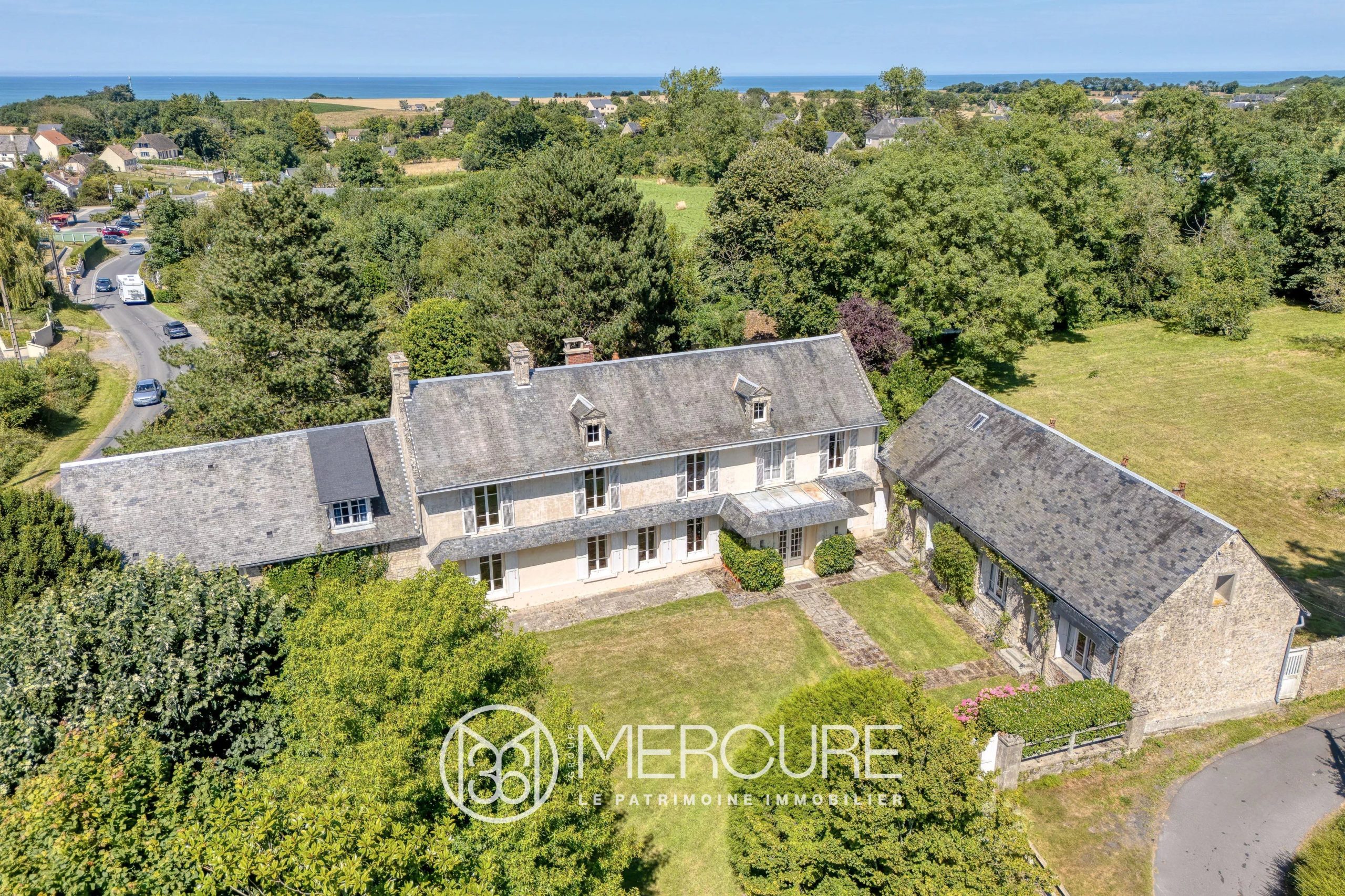 Proche mer – maison familiale, gîte possible, terrain constructible - 21302NO