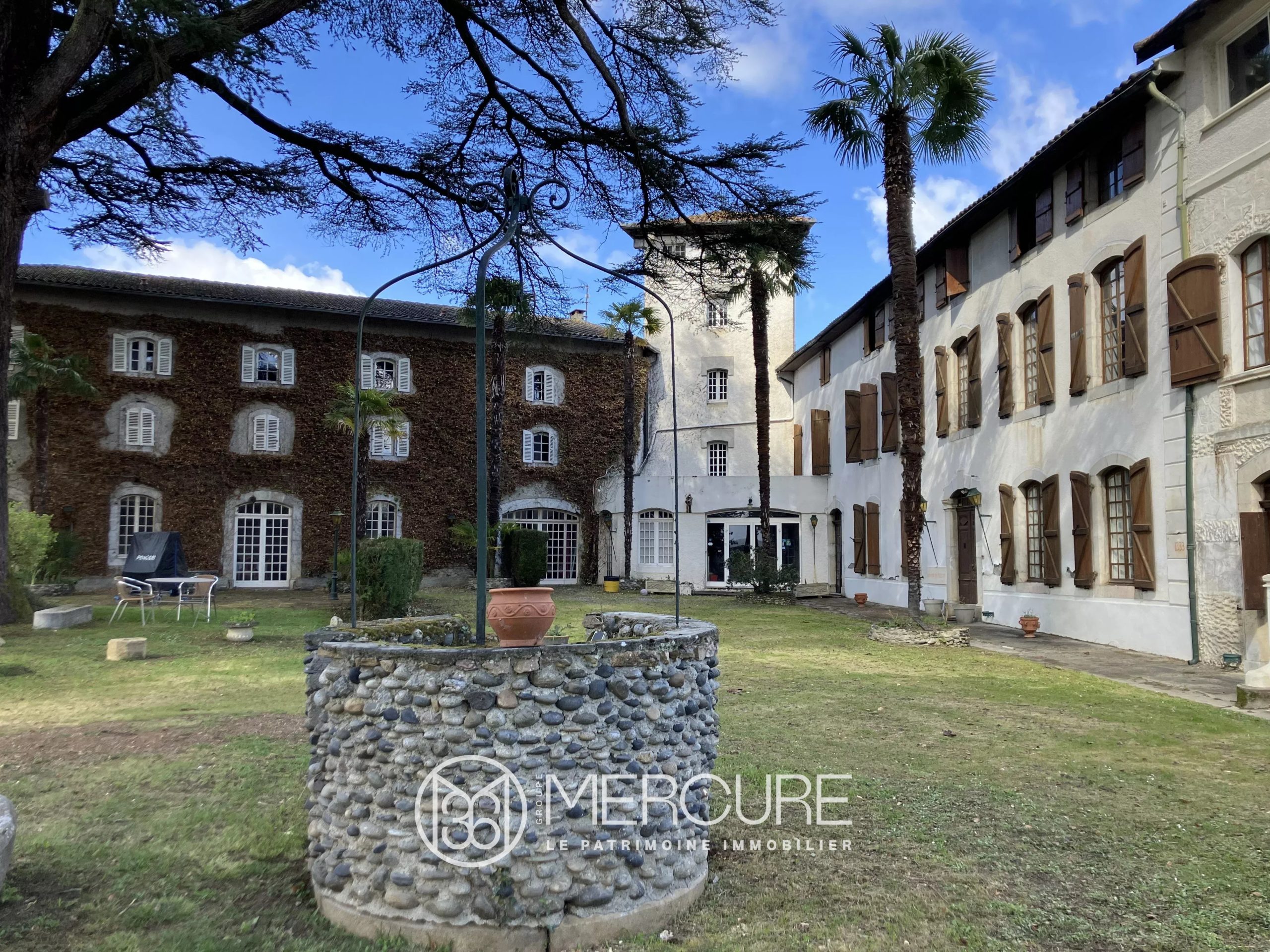 BEAUTIFUL PROPERTY WITH A SWIMMING POOL - 9362TS