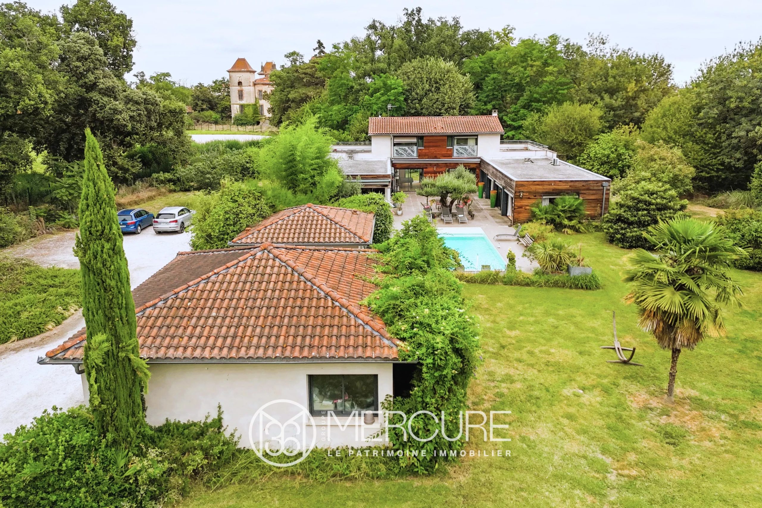 STUNNING ARCHITECT-DESIGNED VILLA – SWIMMING POOL – PATIO - 9036TS