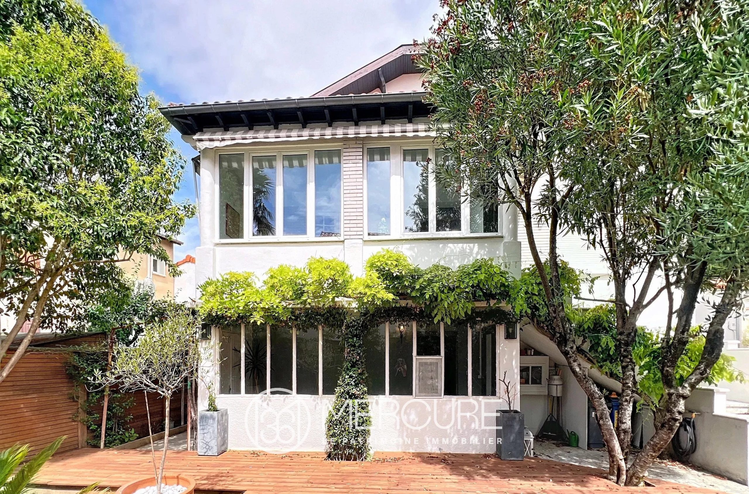 MAISON DE FAMILLE ÉLÉGANTE – JARDIN – CÔTE PAVÉE TOULOUSE- 4 CHAMBRES - 9383TS