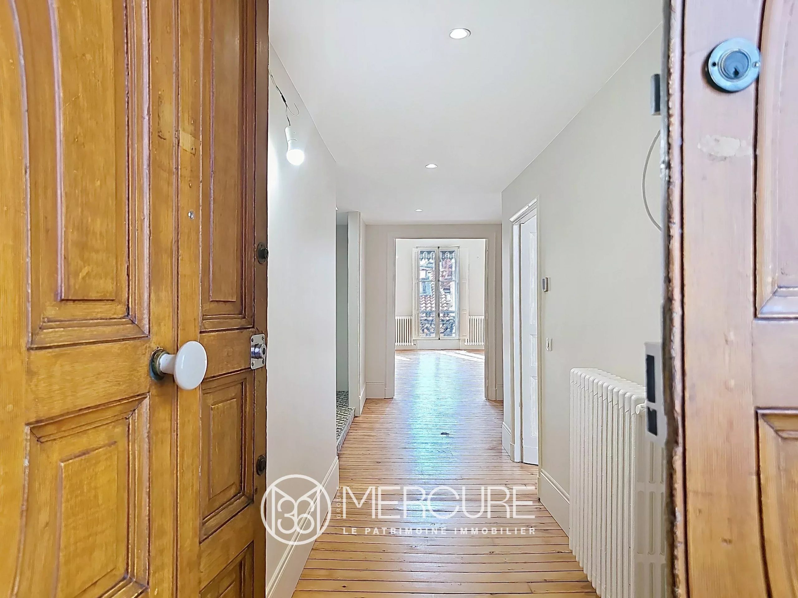LUMINEUX APPARTEMENT T5 - 9353TS