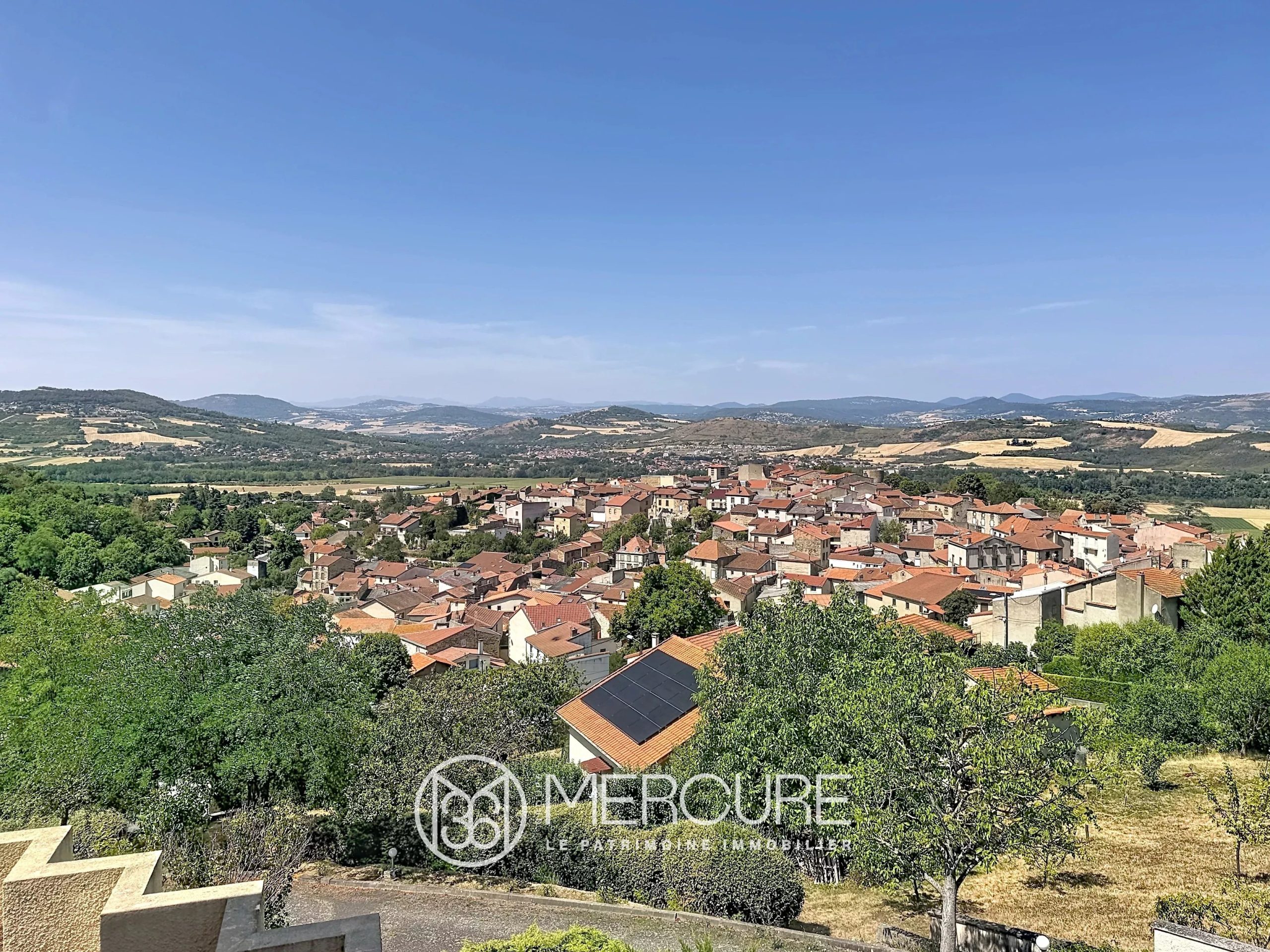 Maison familiale de 320m2 avec 5 chambres, vue panoramique , à 12min A75. - 21737AU