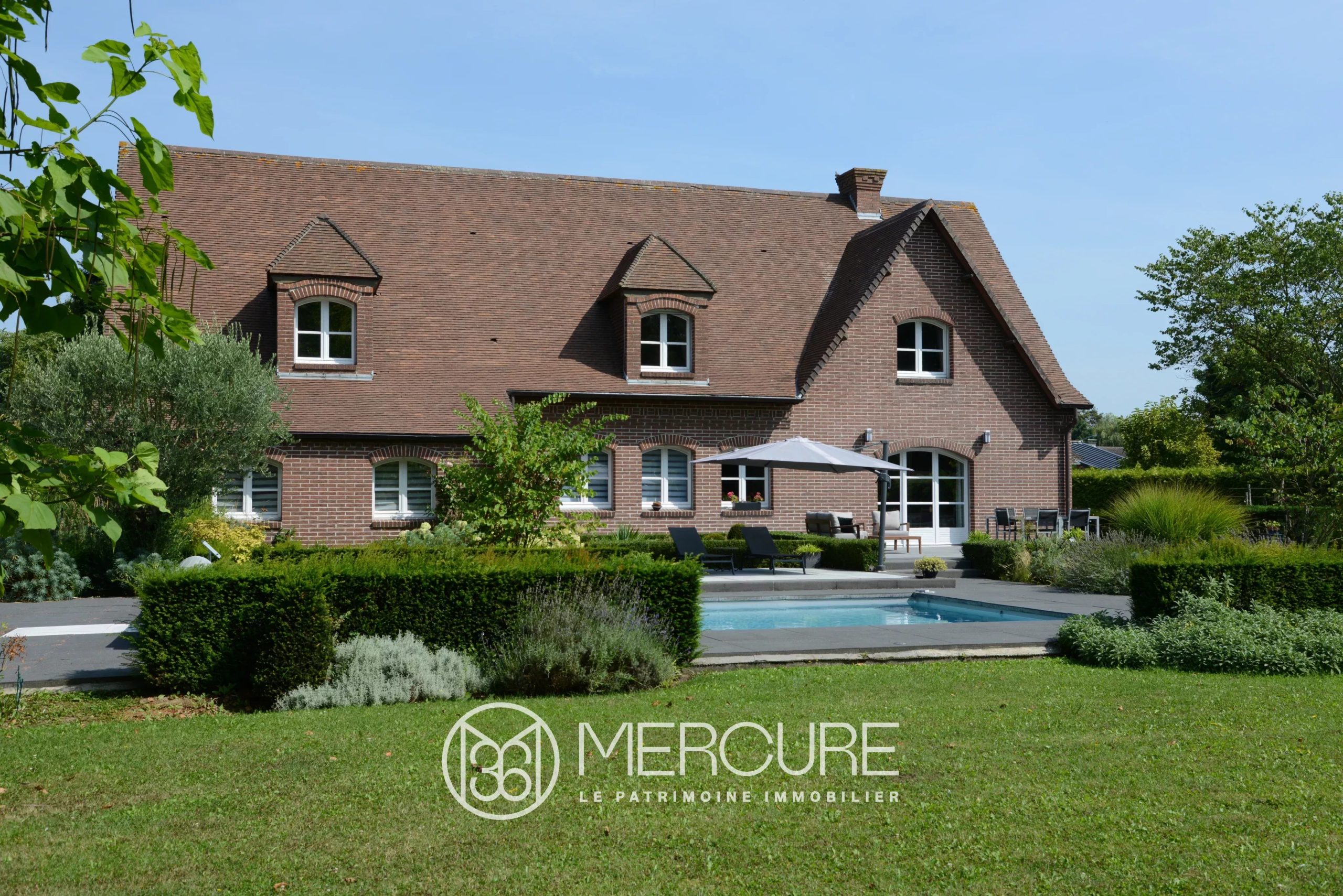 Nord de France, Beautiful family home in the Béthun countryside - 21277NC