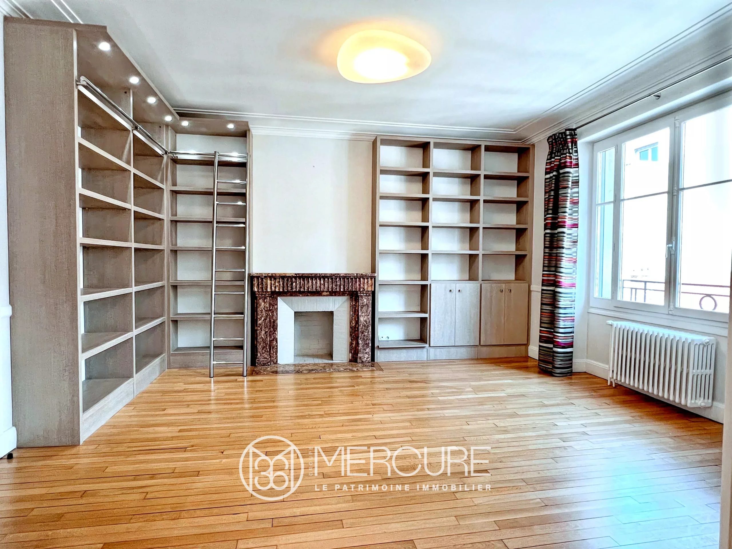 Bel appartement de 200 m² – 4/5 chambres- étage élevé,  ascenseur, garage, rue Beaumarchais - 21339AU