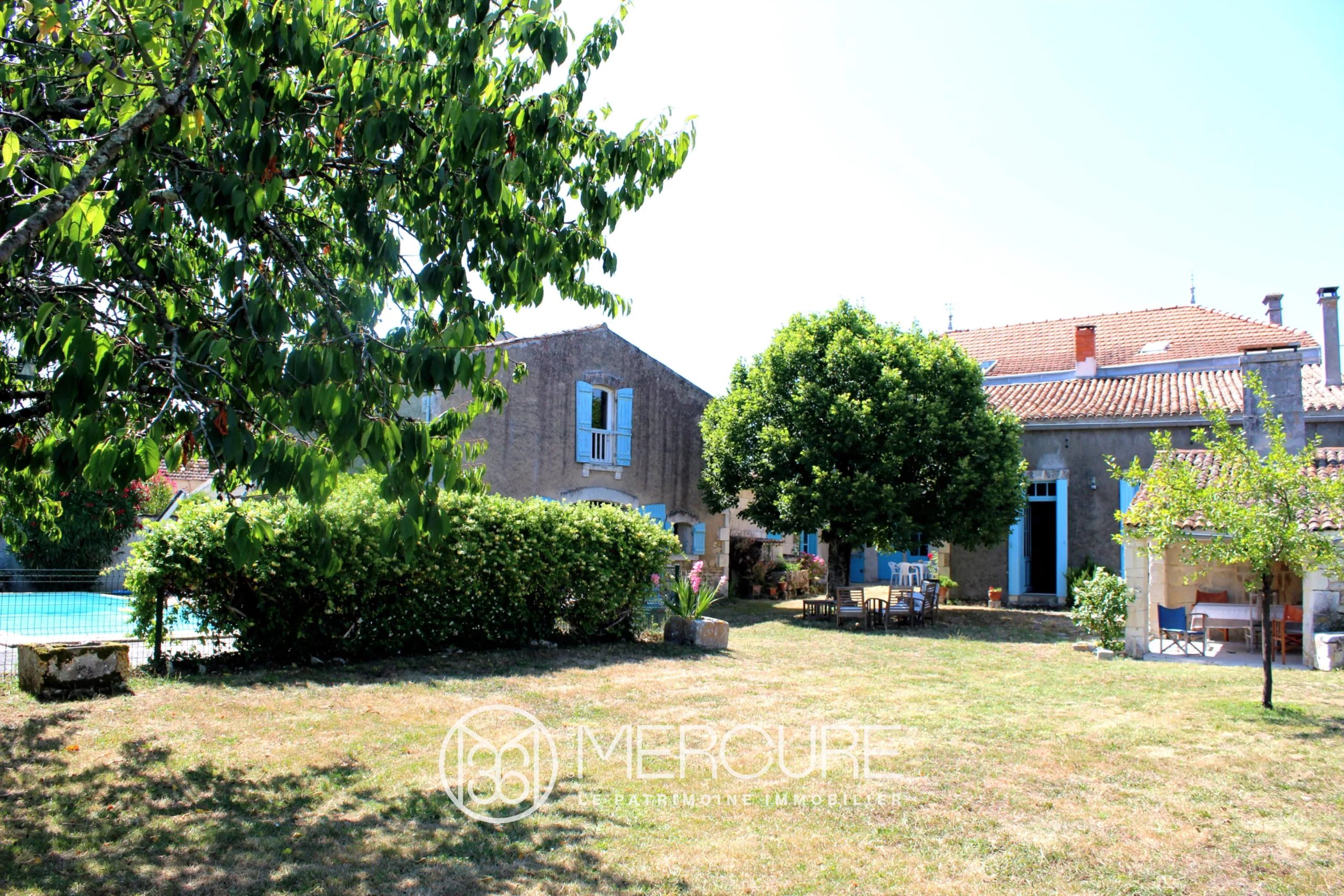 AUTHENTIC FAMILY HOUSE CLOSE TO THE ATLANTIC COAST - 10189PO
