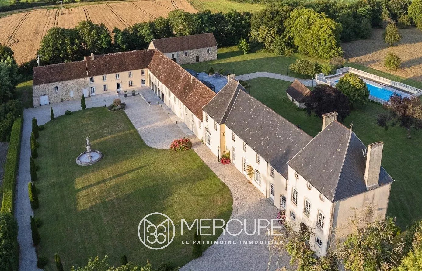Domaine touristique entourée de 23 ha - 21745NO