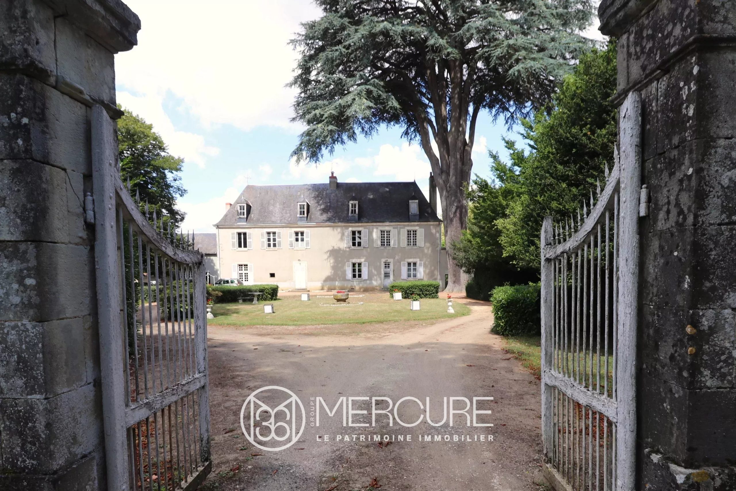 PROPRIETE A RESTAURER EN BRENNE - 10275PO