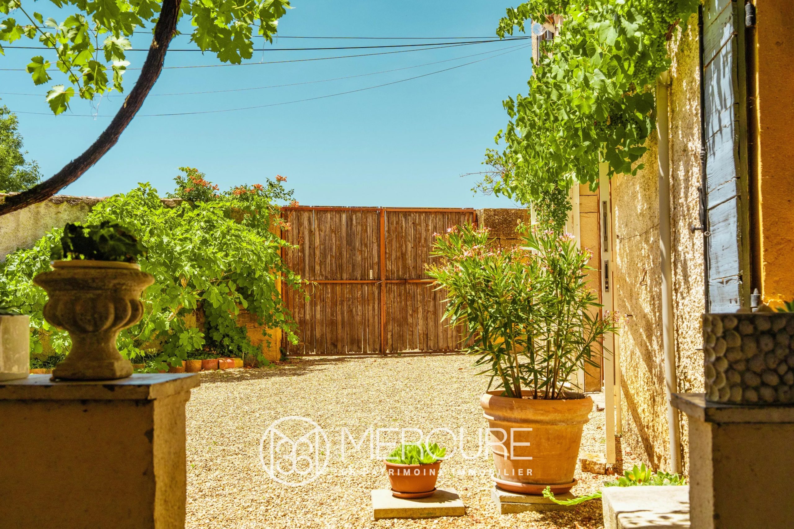 Maison en pisé au cœur d&rsquo;un hameau paisible du Beaujolais – Charentay - 5114LY