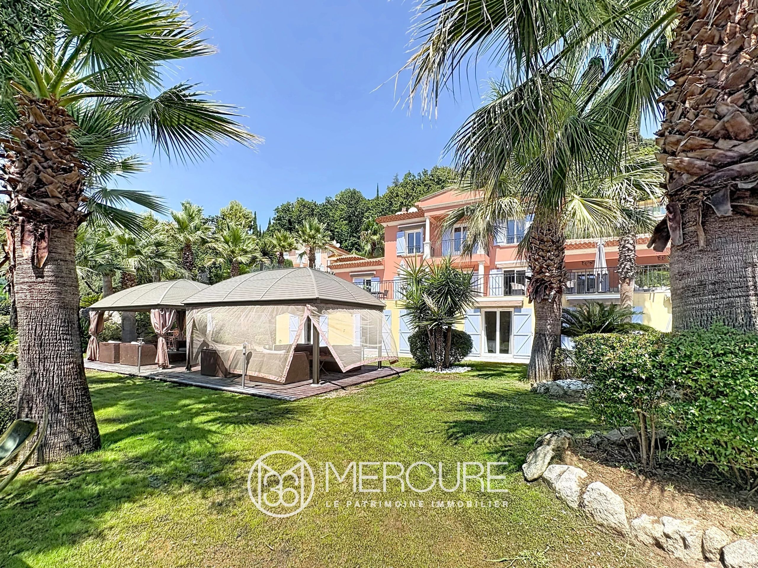 Grasse, World Capital of Perfume – Splendid Villa in a Gated Estate - 21773CA