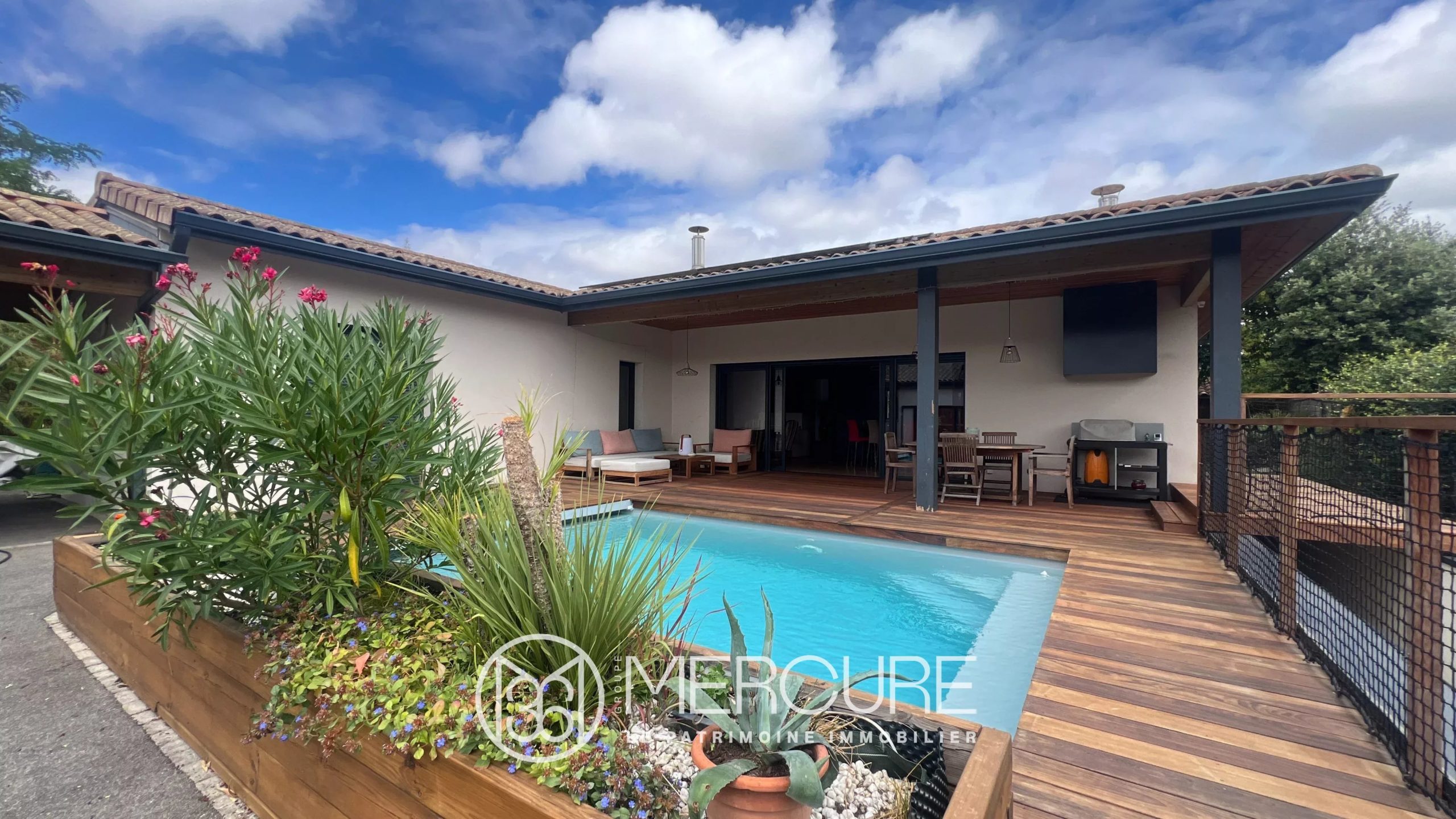 MAISON FAMILIALE DE PLAIN PIED – PISCINE & MAISON 71m² PLAIN-PIED - 9375TS
