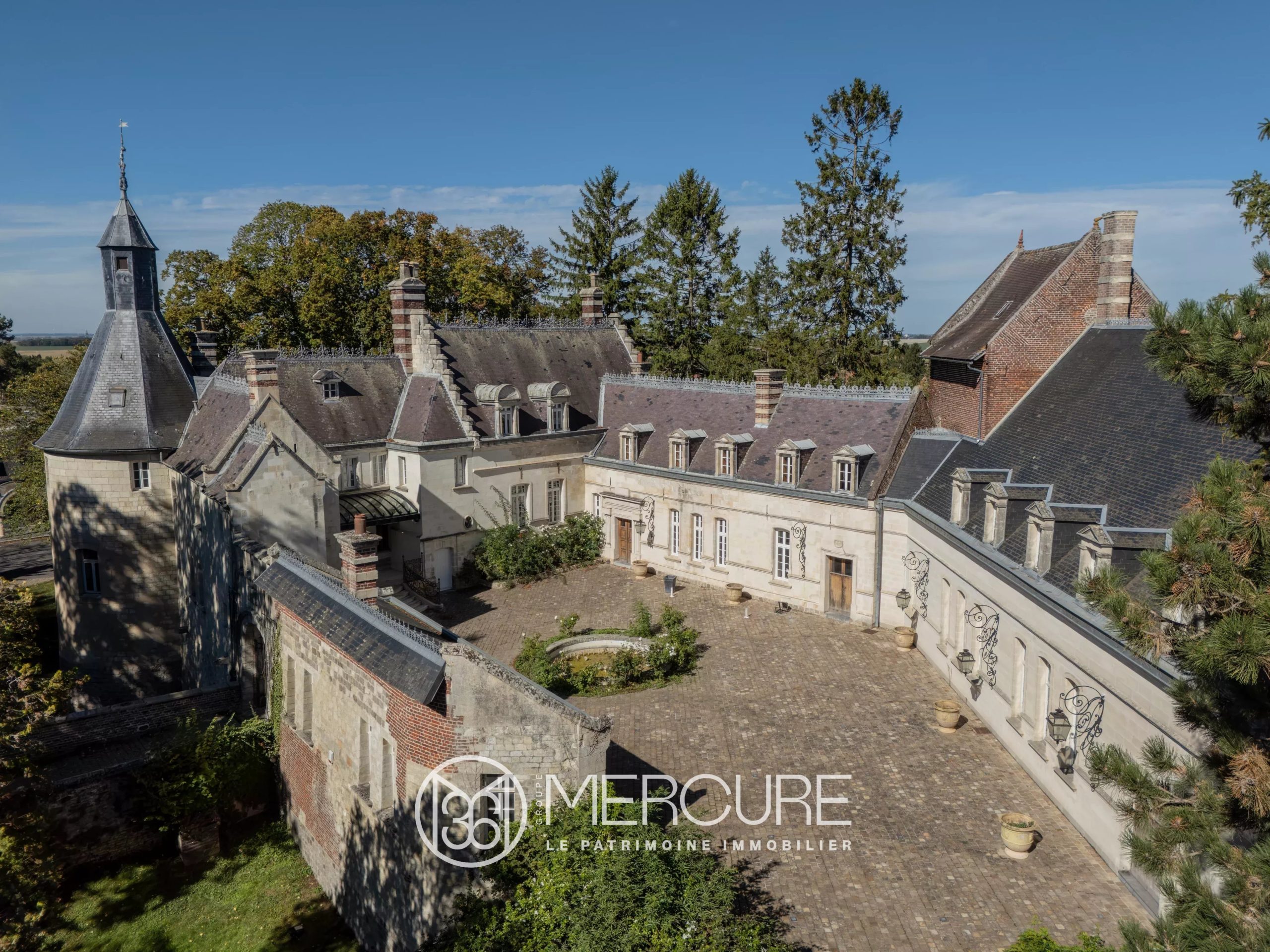 NORD – CHÂTEAU AVEC UNE CAPACITE HÔTELIÈRE IMPORTANTE - 62277NC