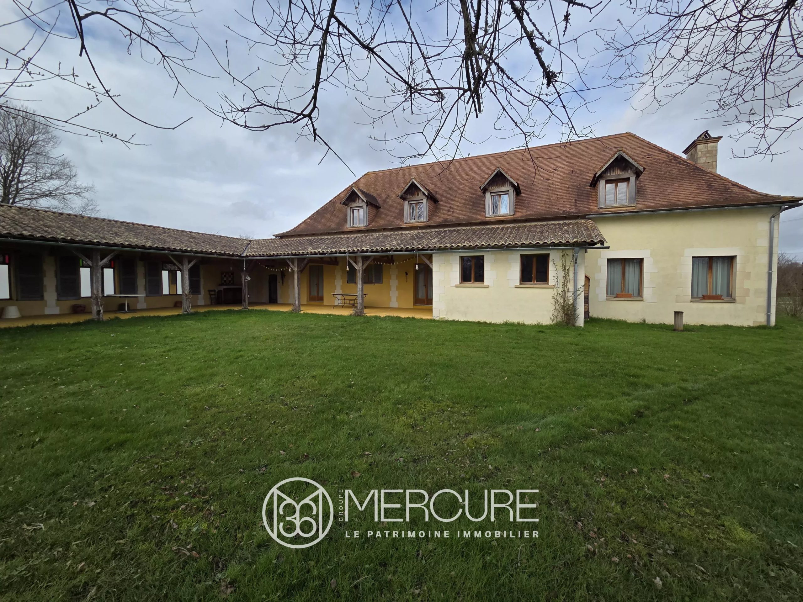 A l’Est de la Gironde, maison de campagne récente standing, 4 chambres chacune sa salle de bain - 901099bx