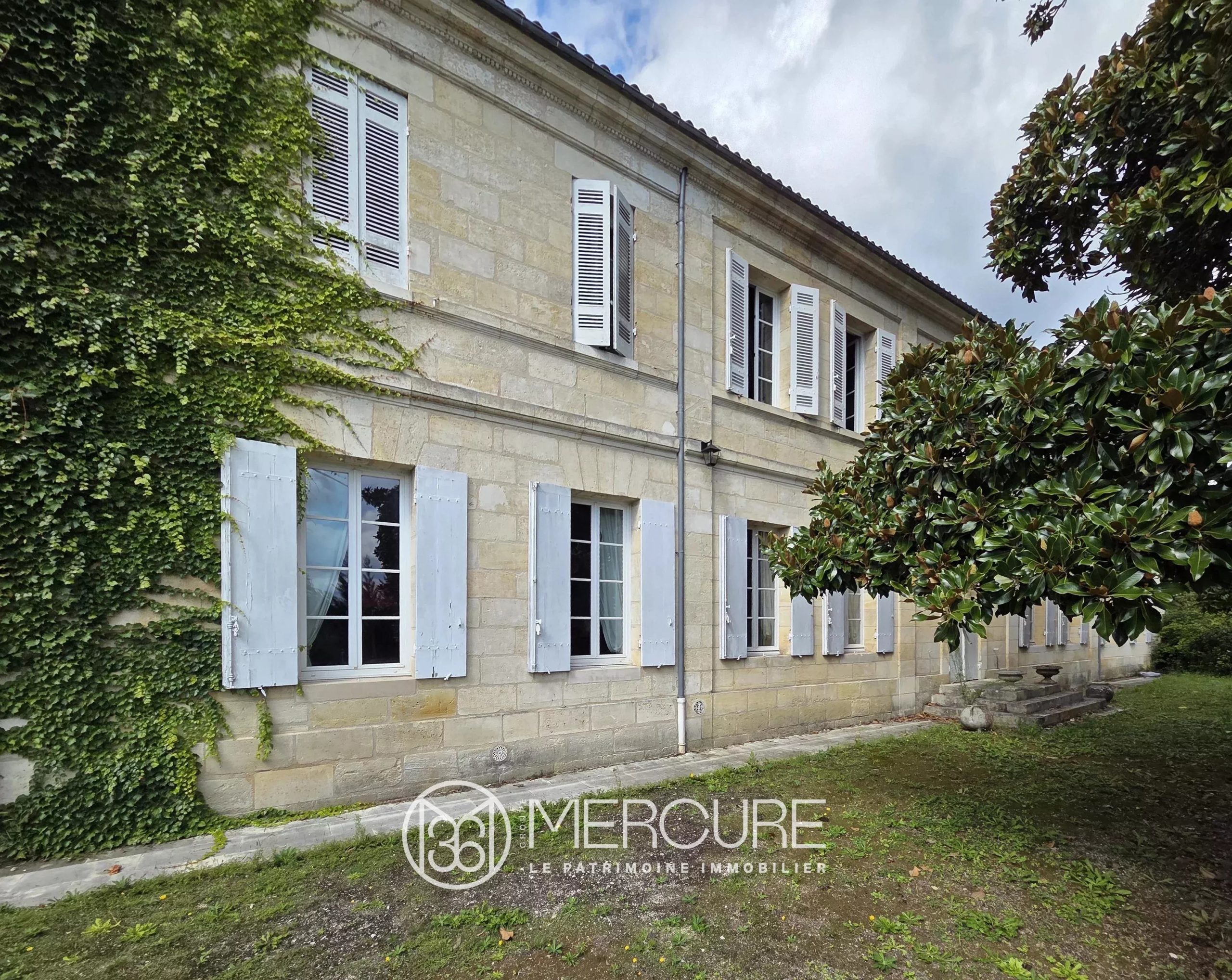 PROCHE SAINT EMILION – MAISON DE MAITRE AVEC PARC DE 2,3HA - 901076bx